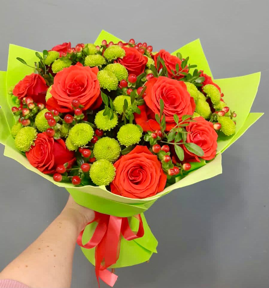 Букет цветов из: Хризантемы и Розы в Надыме