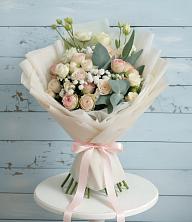 Букет цветов из:  Розы и Лизиантусы в Надыме