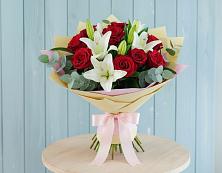 Букет цветов из:  Лилии и Розы в Надыме
