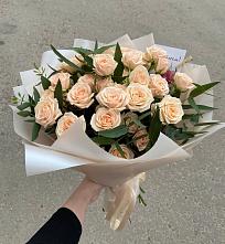 Букет Кремовые розы Латте в Надыме