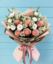 Букет цветов из:  Розы, Альстромерии и Лизиантусы #REPLACE_PRED# Надыме