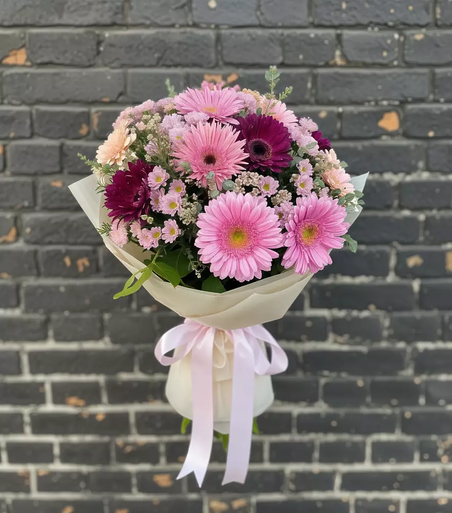 Букет цветов из: Герберы и Хризантемы в Надыме