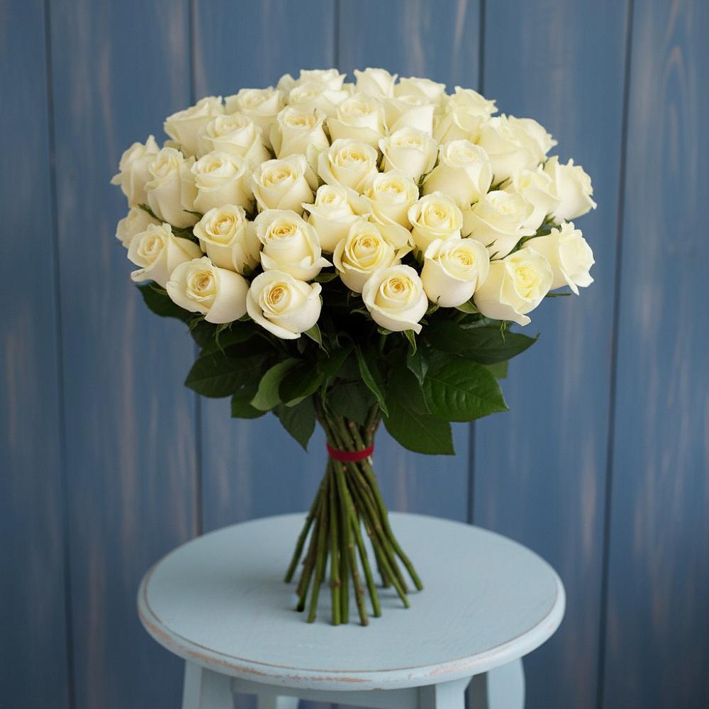 Букет 51 Белая роза Эдлесс Лав в Надыме
