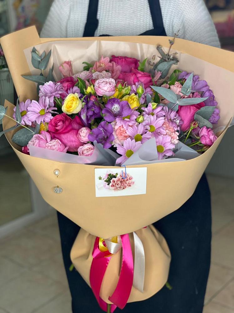 Букет цветов из: Хризантемы, Гвоздики и Альстромерии в Надыме