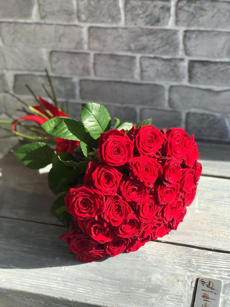 Букет Красные розы Фридом в Надыме