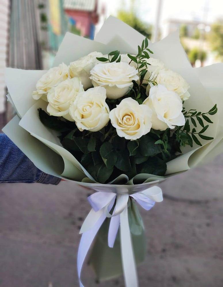 Букет Белые розы Проуд в Надыме