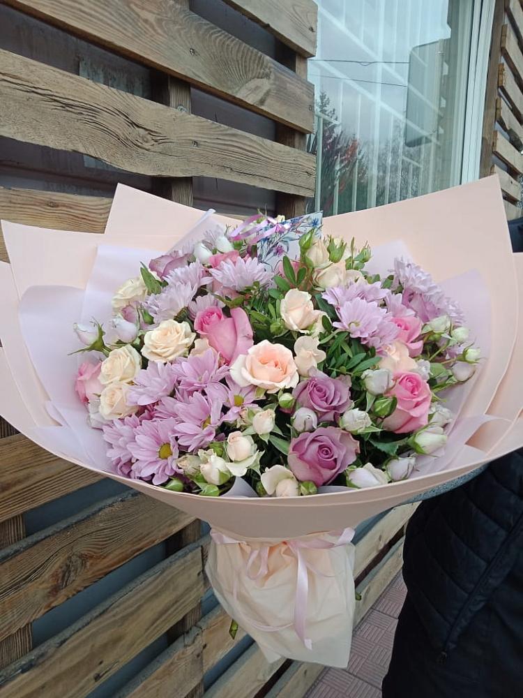 Букет цветов из: Розы и Хризантемы в Надыме