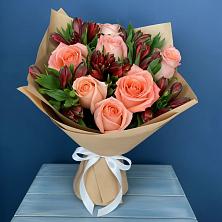 Букет цветов из:  Розы и Альстромерии в Надыме