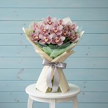 Букет цветов из:  Орхидеи и Розы #REPLACE_PRED# Надыме