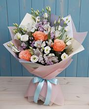 Букет цветов из:  Лизиантусы, Розы, Альстромерии и Гипсофила в Надыме