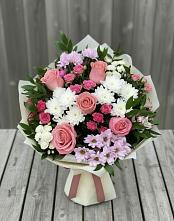 Букет цветов из:  Альстромерии, Гвоздики, Розы и Хризантемы в Надыме