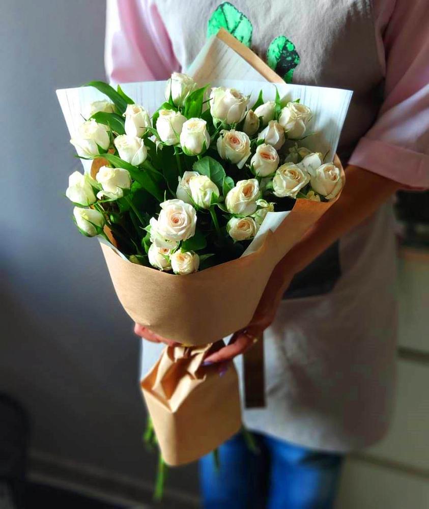 Букет цветов из: Розы в Надыме