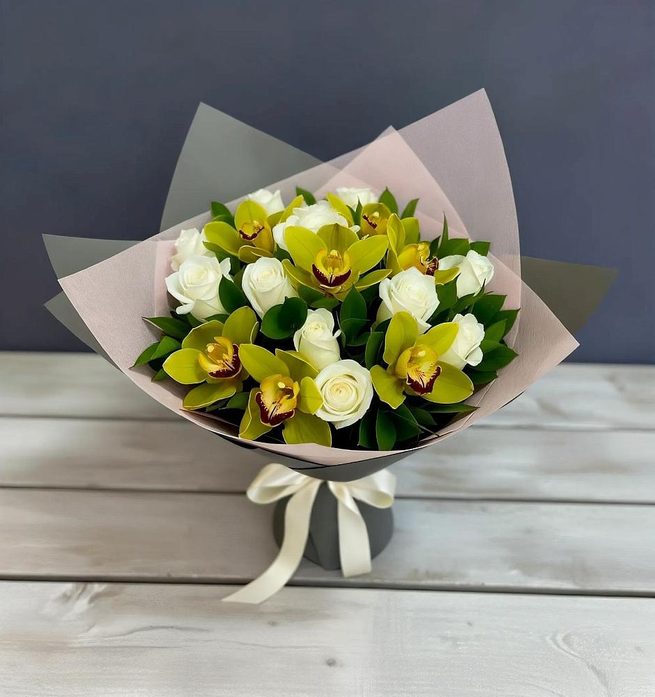 Букет цветов из: Орхидеи и Розы в Надыме