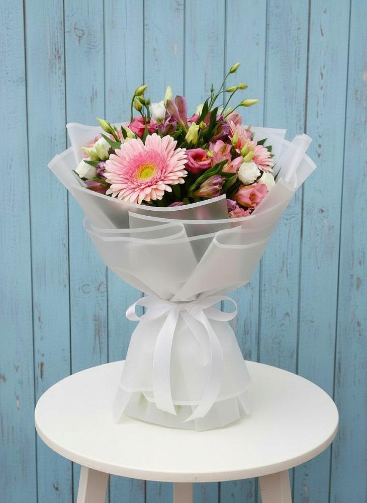 Букет цветов из: Герберы, Альстромерии и Лизиантусы в Надыме