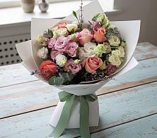 Букет цветов из:  Розы, Лизиантусы и Гвоздики в Надыме