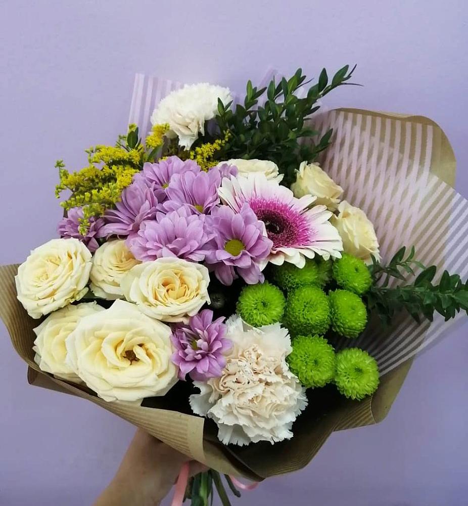 Букет цветов из: Хризантемы, Розы, Гвоздики и Герберы в Надыме