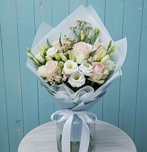 Букет цветов из:  Розы и Лизиантусы в Надыме
