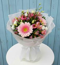 Букет цветов из:  Герберы, Альстромерии и Лизиантусы в Надыме