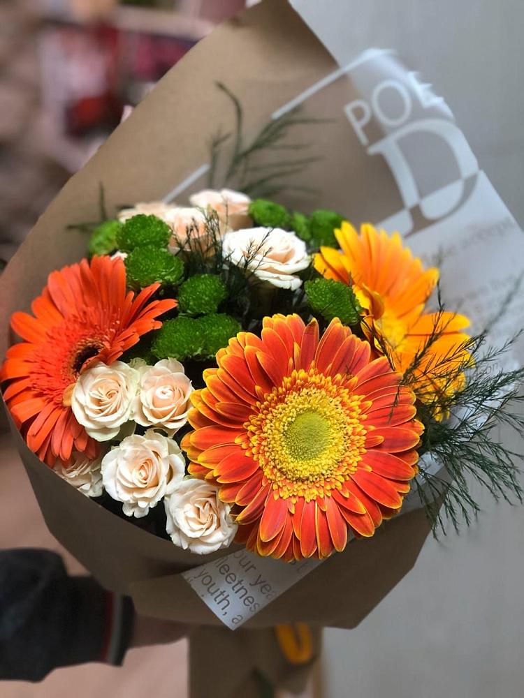 Букет цветов из: Герберы, Хризантемы и Розы в Надыме