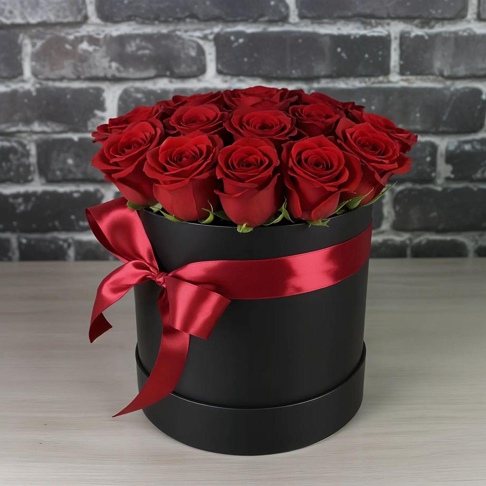 Цветочная композиция из Розы в шляпной коробке в Надыме