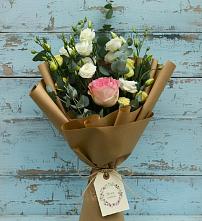 Букет цветов из:  Розы и Лизиантусы в Надыме