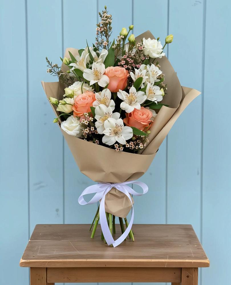 Букет цветов из: Альстромерии, Лизиантусы, Розы и Хризантемы в Надыме