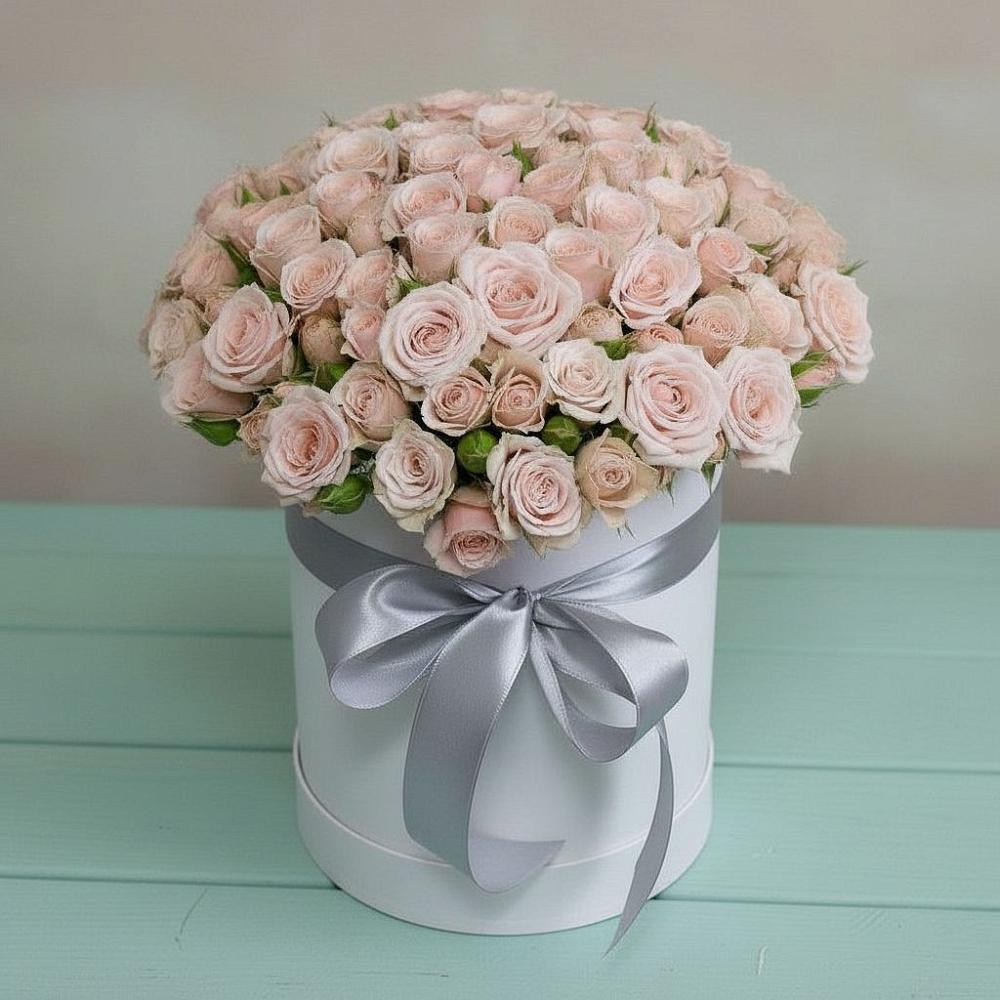 Цветочная композиция из Розы в шляпной коробке в Надыме