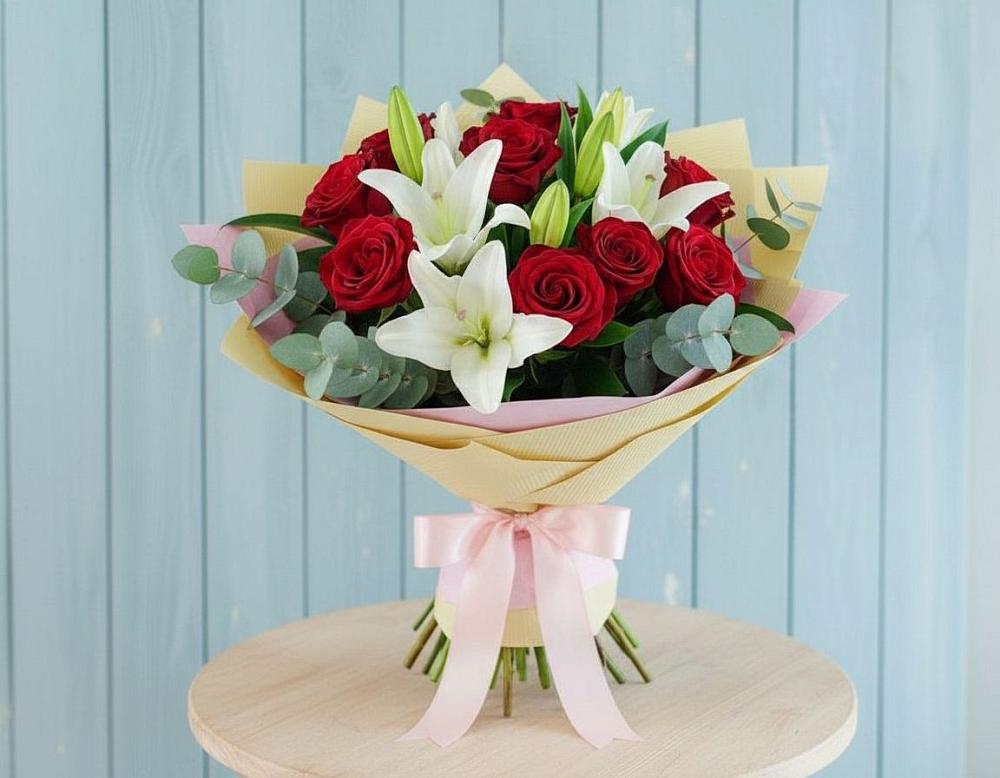 Букет цветов из: Лилии и Розы в Надыме